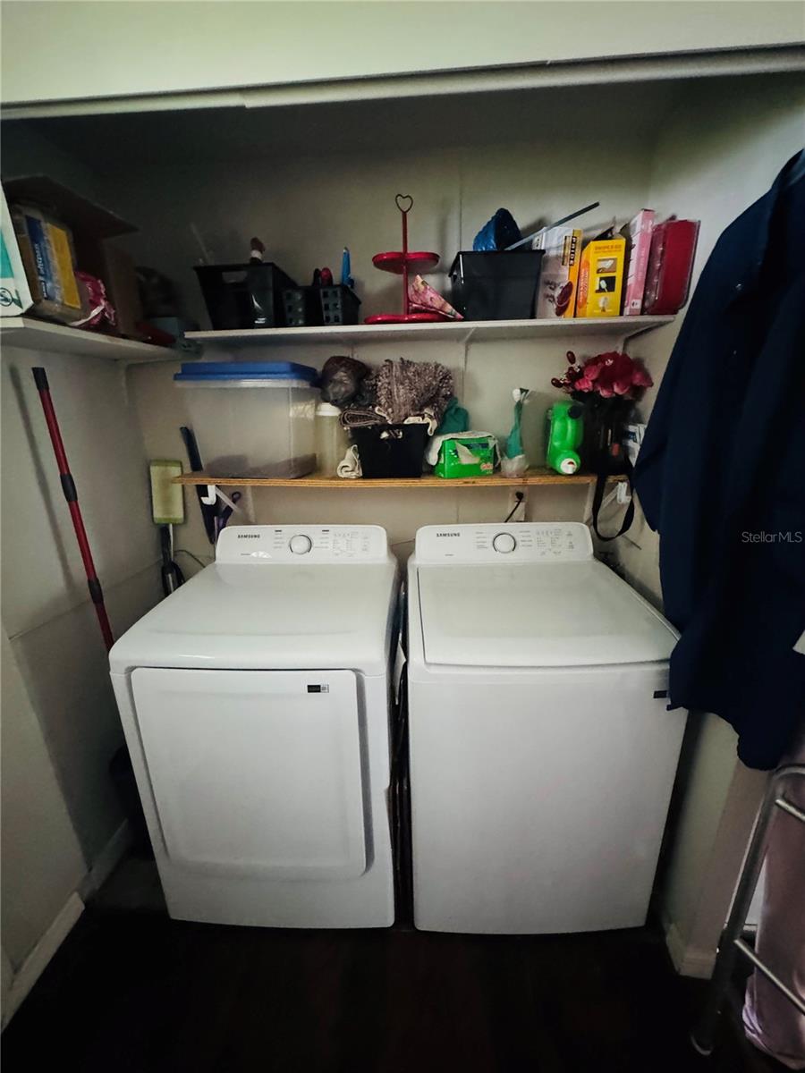 1013 Lianne Pl Property Photo 6