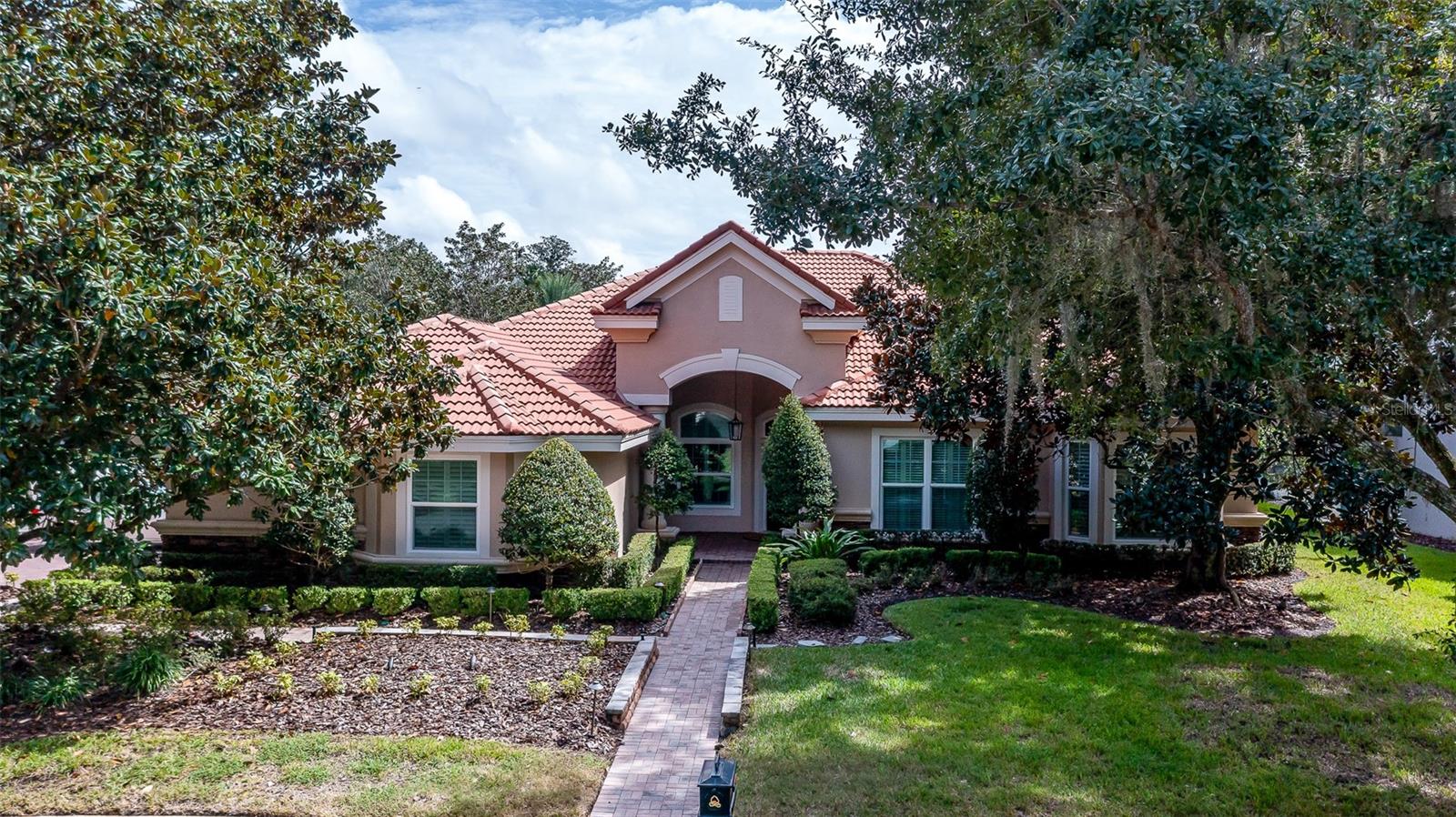 719 Treeline Pl Property Photo 2