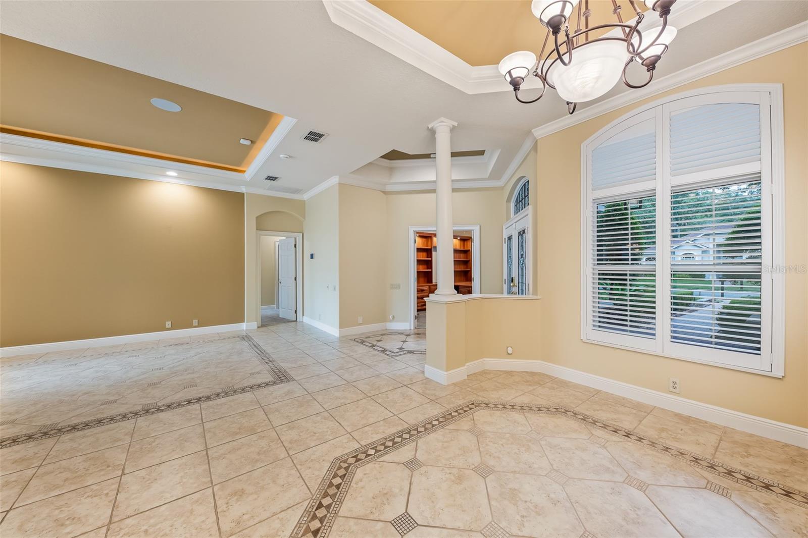 719 Treeline Pl Property Photo 5