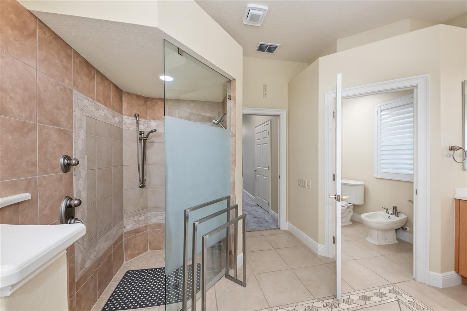 719 Treeline Pl Property Photo 16