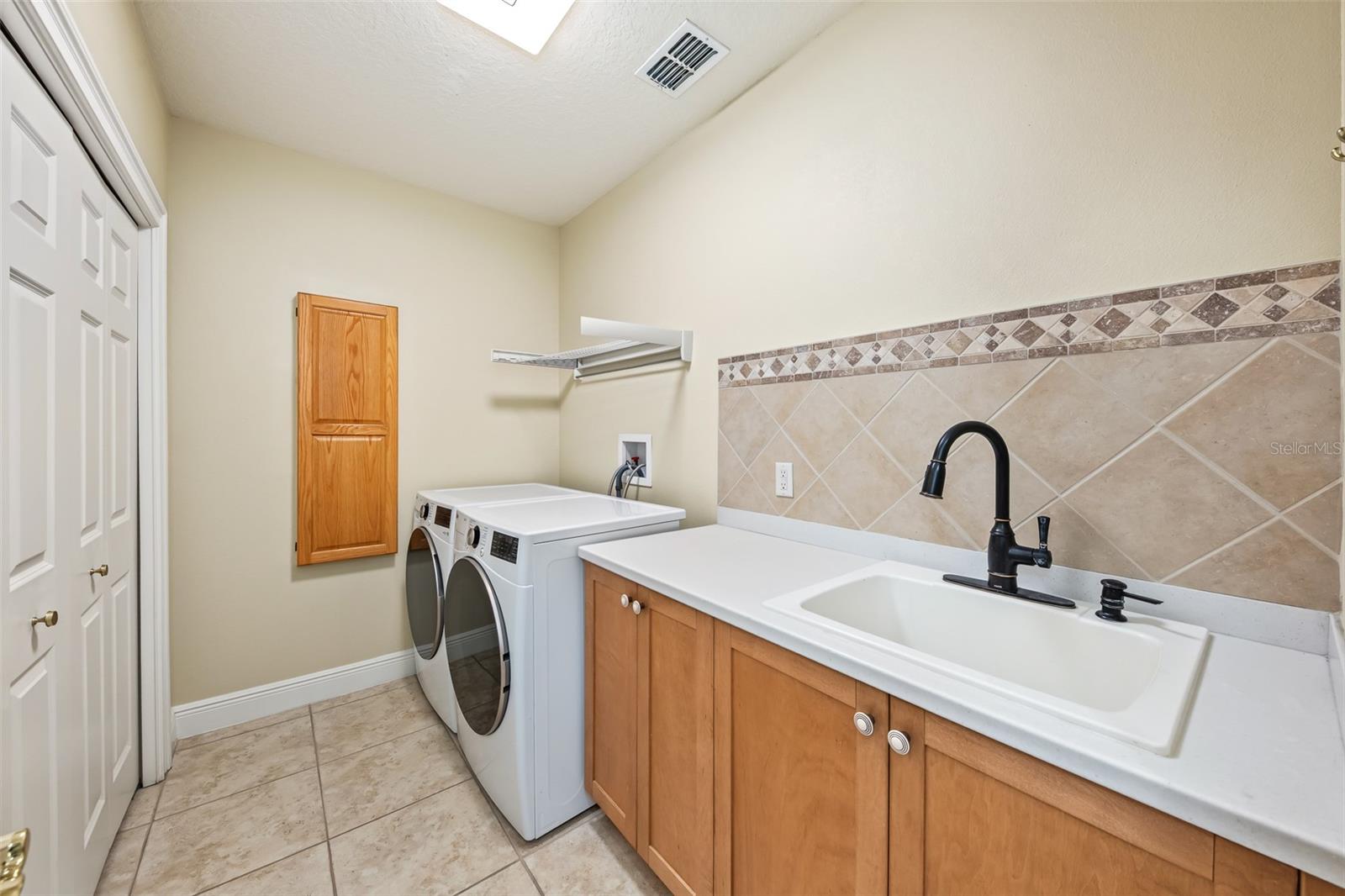 719 Treeline Pl Property Photo 28