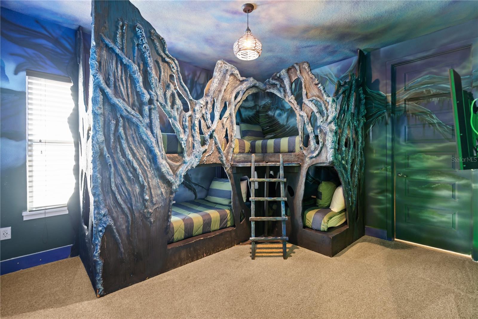 1113 Castle Pines Ct Property Photo 10