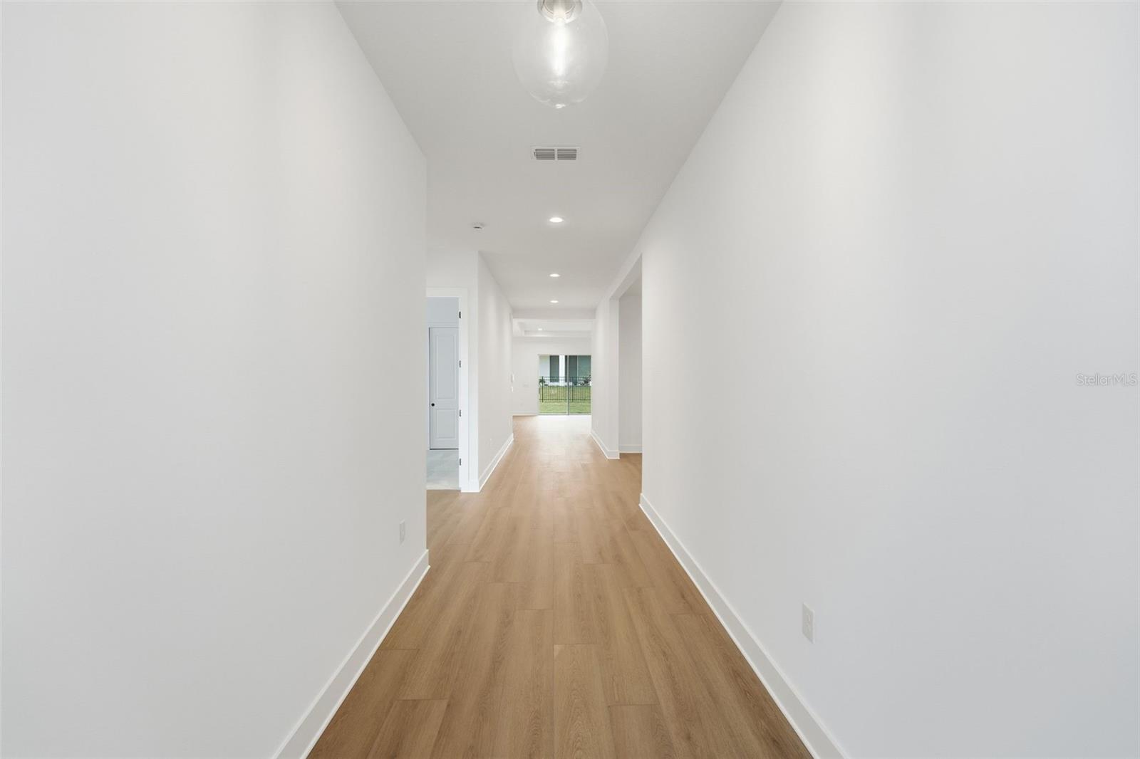 1389 Pinecliff Dr Property Photo 4