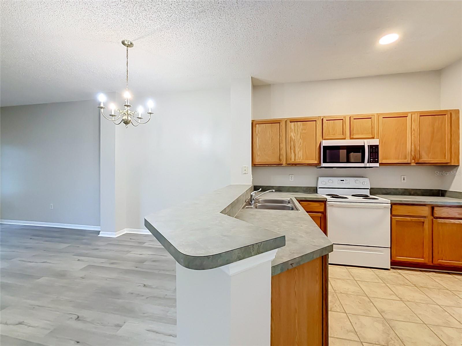 8474 Crystal Cove Loop Property Photo 10