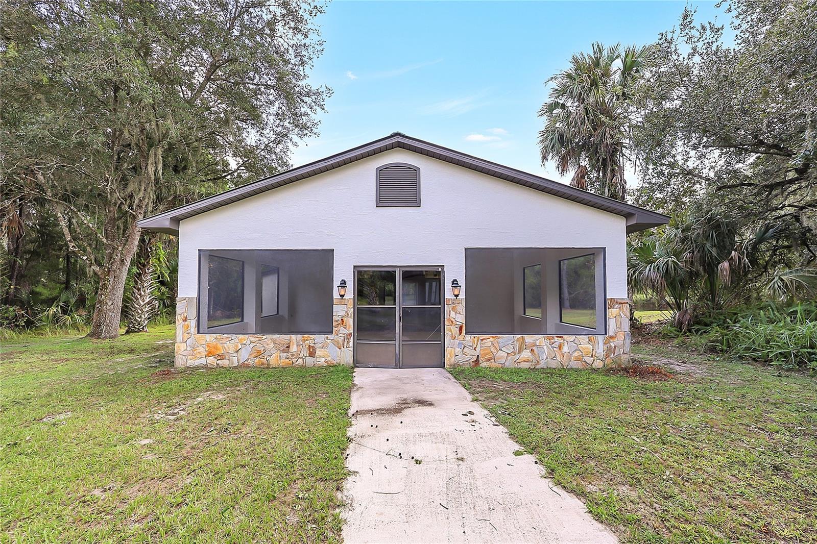 2415 Waccassa St Property Photo 19