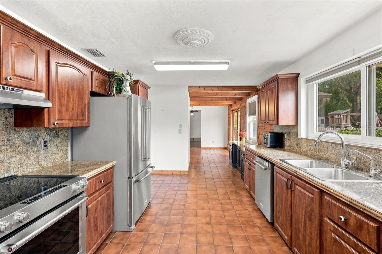 340 Kiwanis Cir Property Photo 10