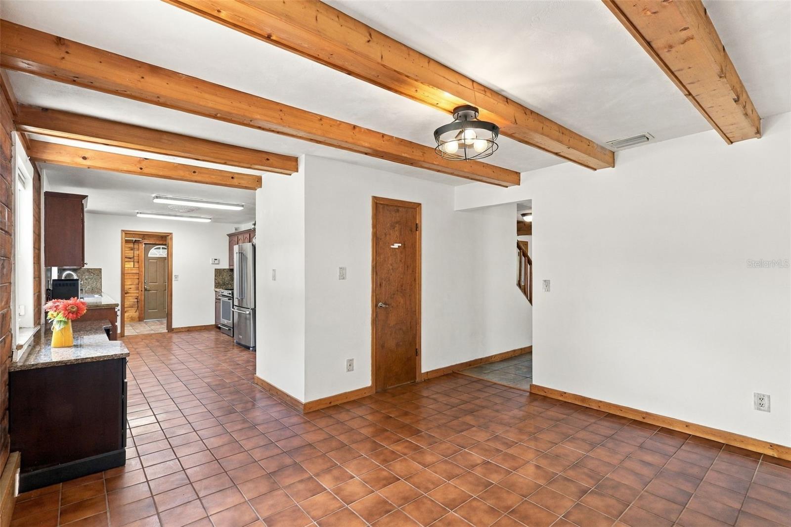340 Kiwanis Cir Property Photo 12