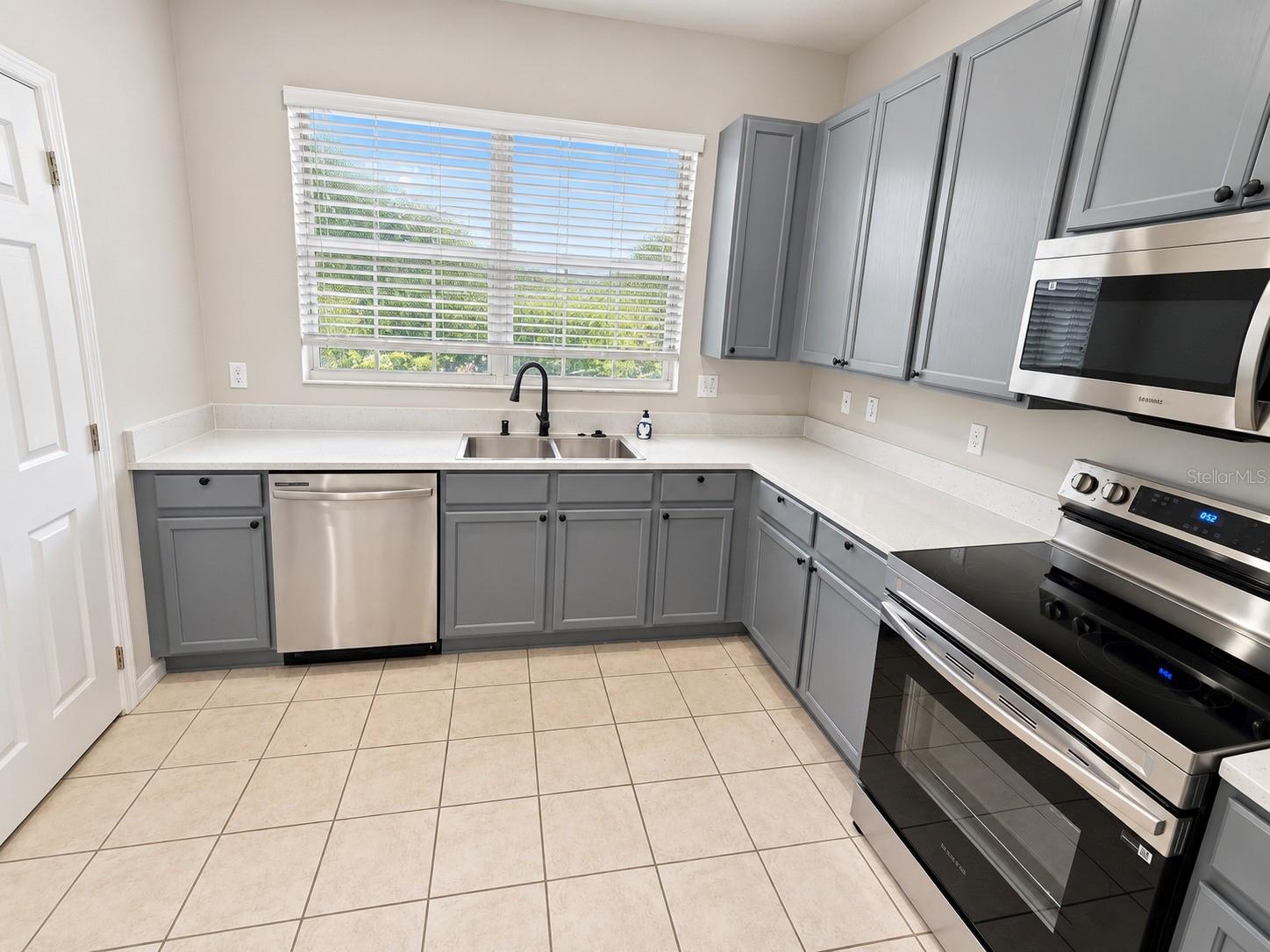 4996 Town Ter N Property Photo 7