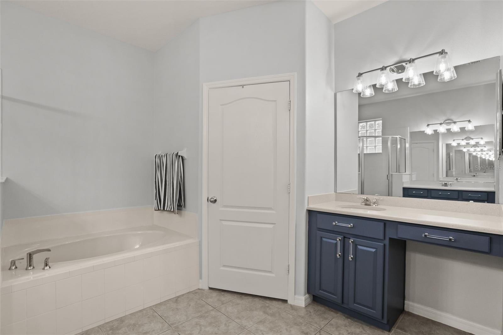 9117 Oak Commons Way Property Photo 21