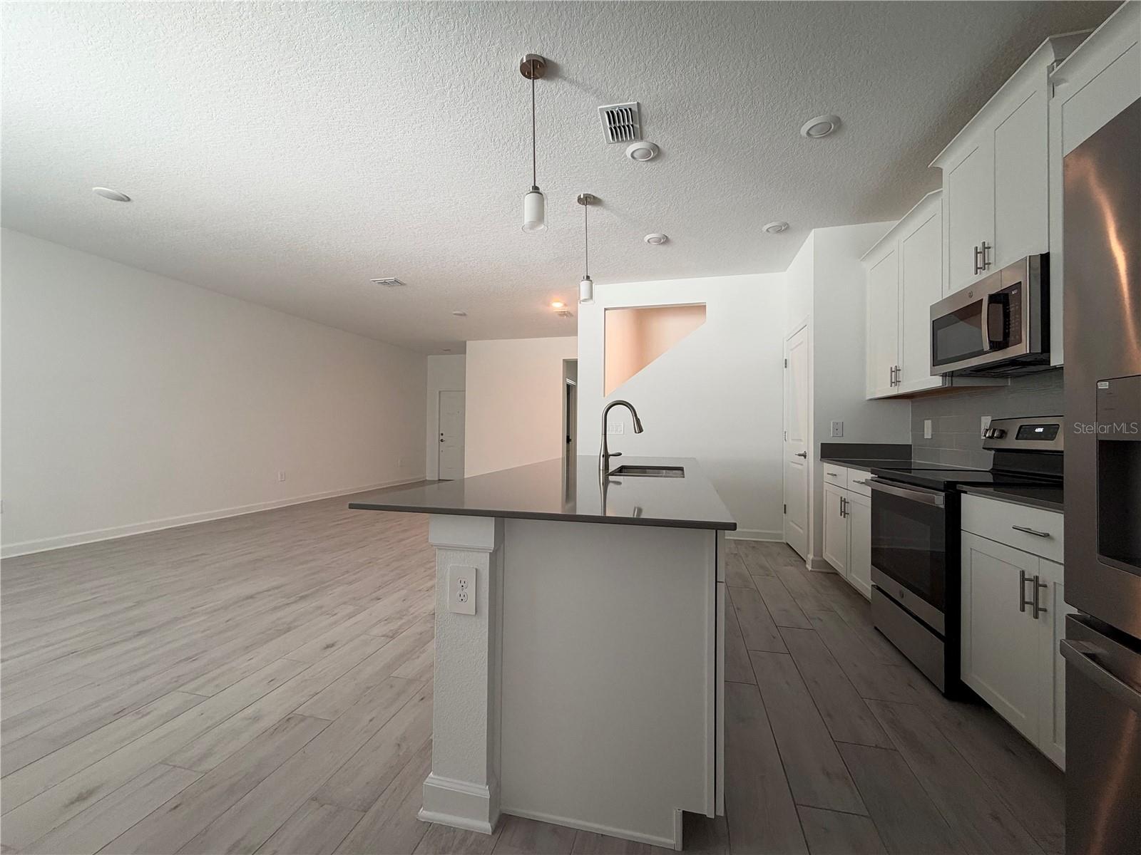 3110 Addison Blvd Property Photo 3