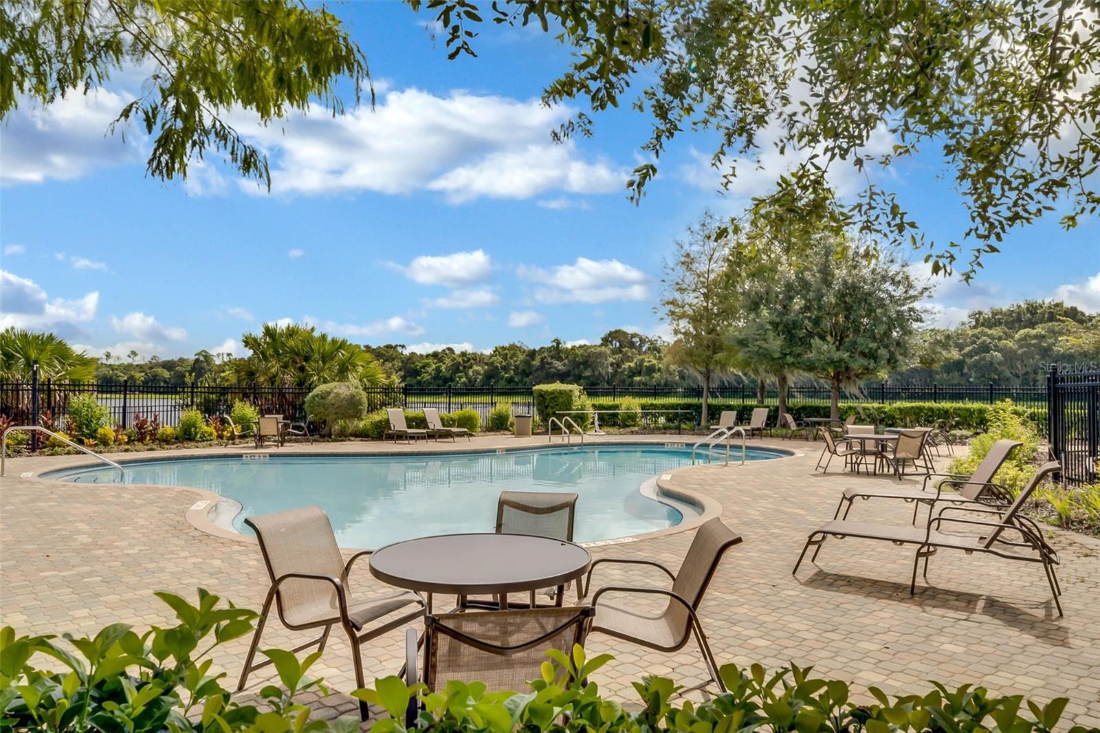 3853 Gliding Pl Property Photo 3