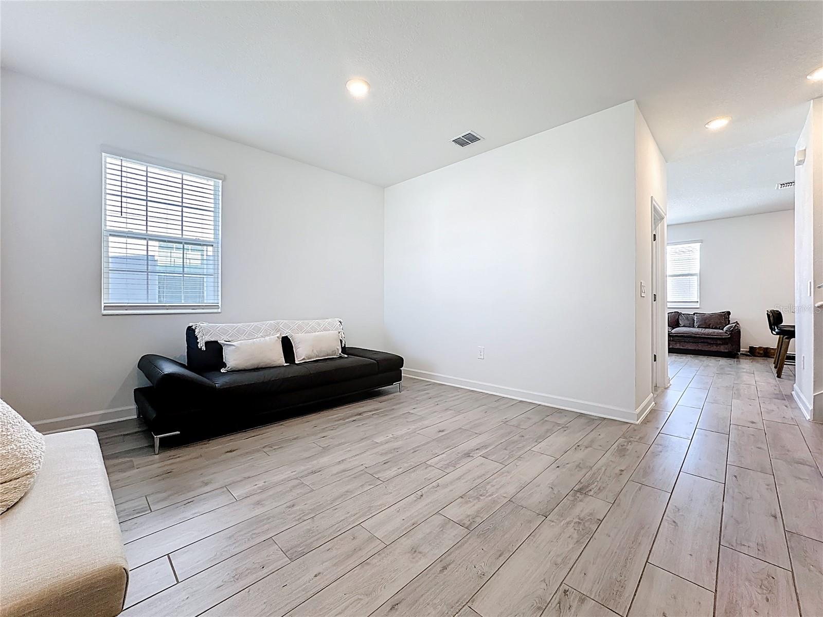3077 Ella Way Property Photo 5