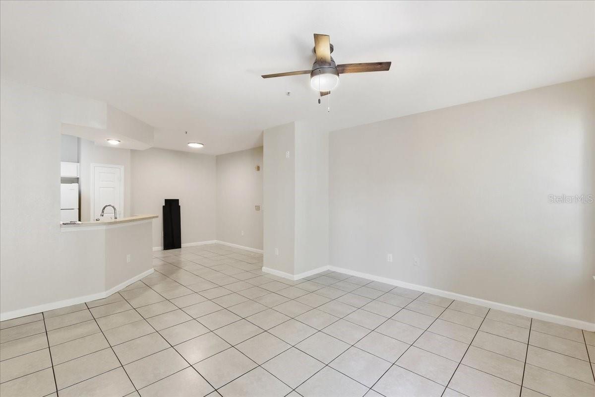 1985 Erving Cir #301 Property Photo 2