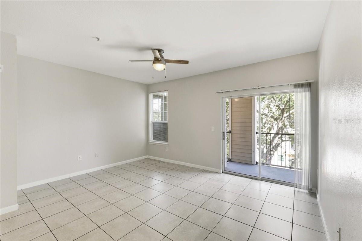 1985 Erving Cir #301 Property Photo 3