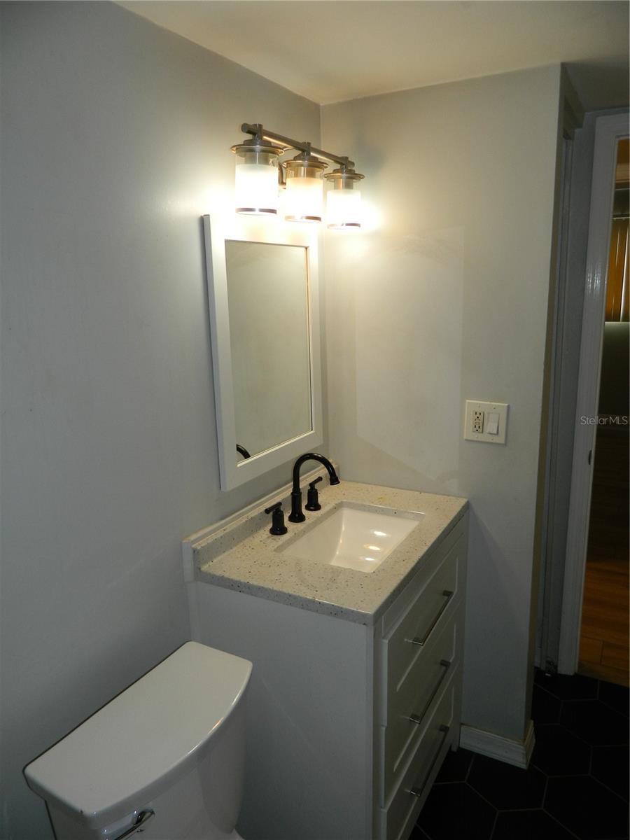 924 Lake Destiny Rd #a Property Photo 13