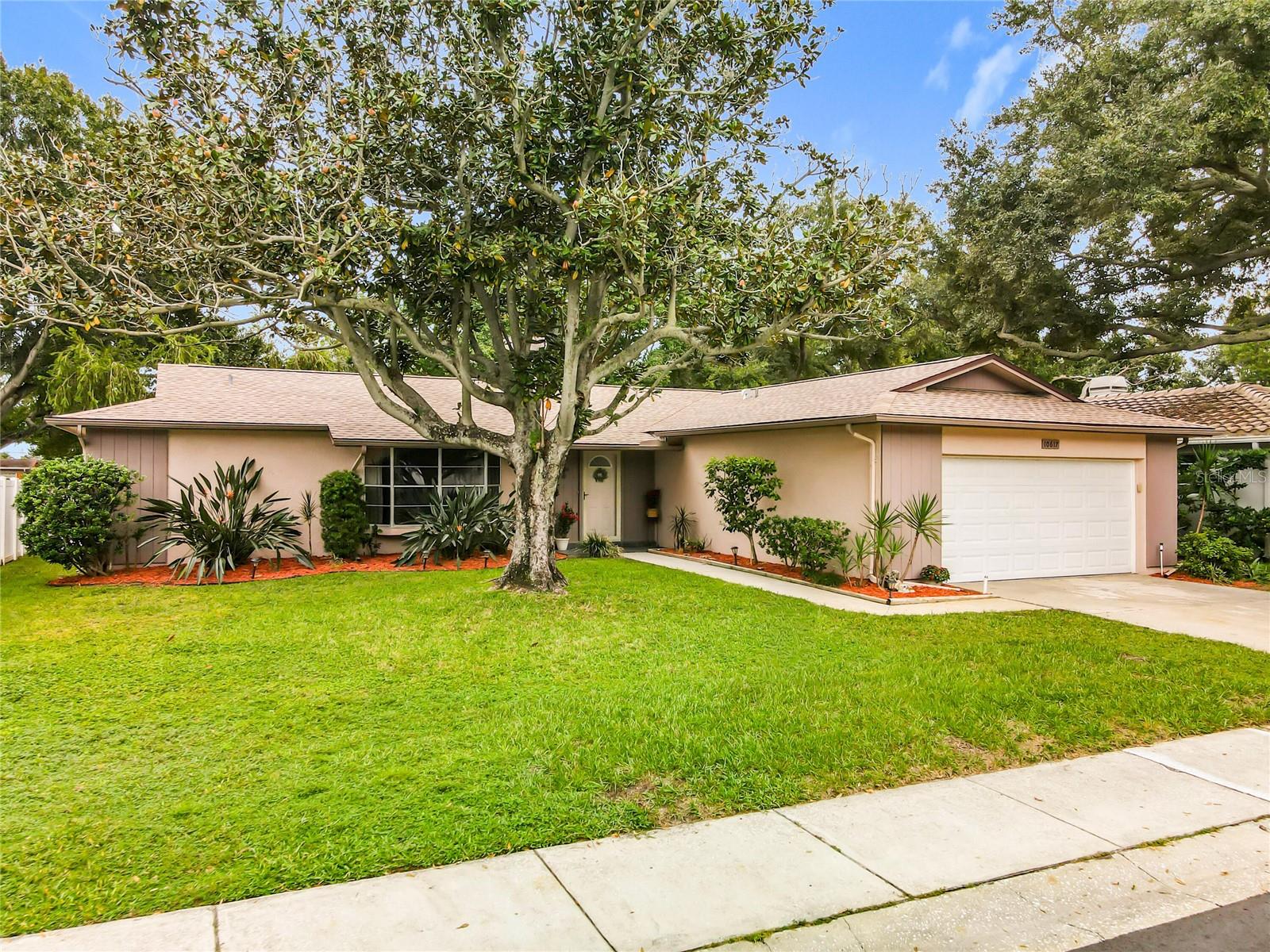 10617 Seminole Forest St E Property Photo 1