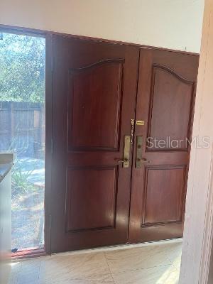 2810 61st St Property Photo 3