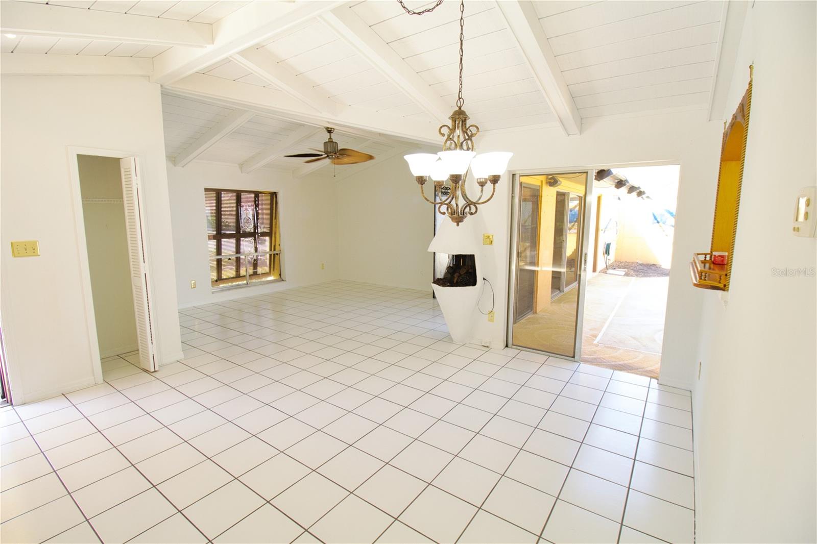 5029 Maui Cir Property Photo 5