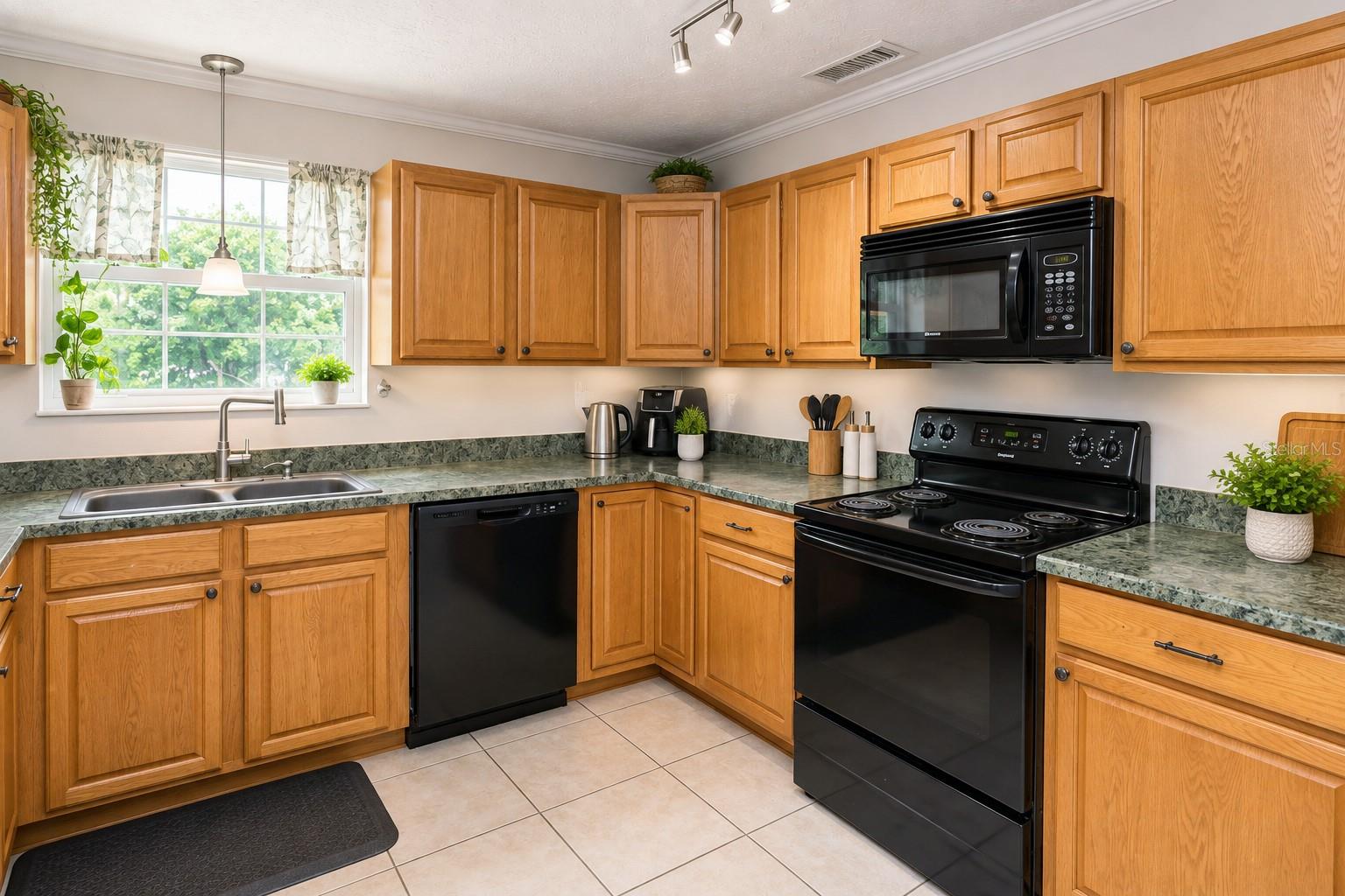 4386 Lake Underhill Rd #20c7 Property Photo 10