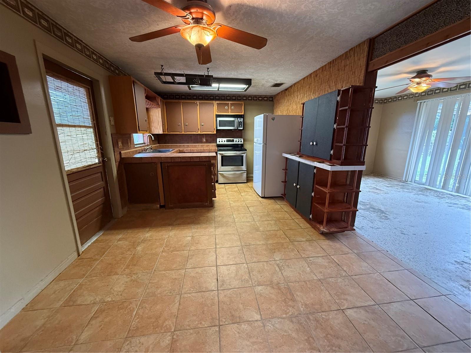 141 N Edgemon Ave Property Photo 3