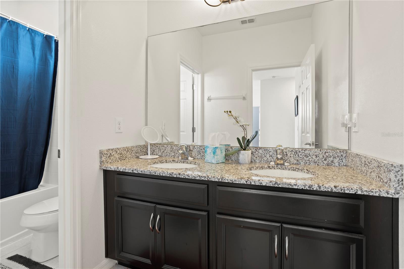 2431 Waxwing Way Property Photo 15