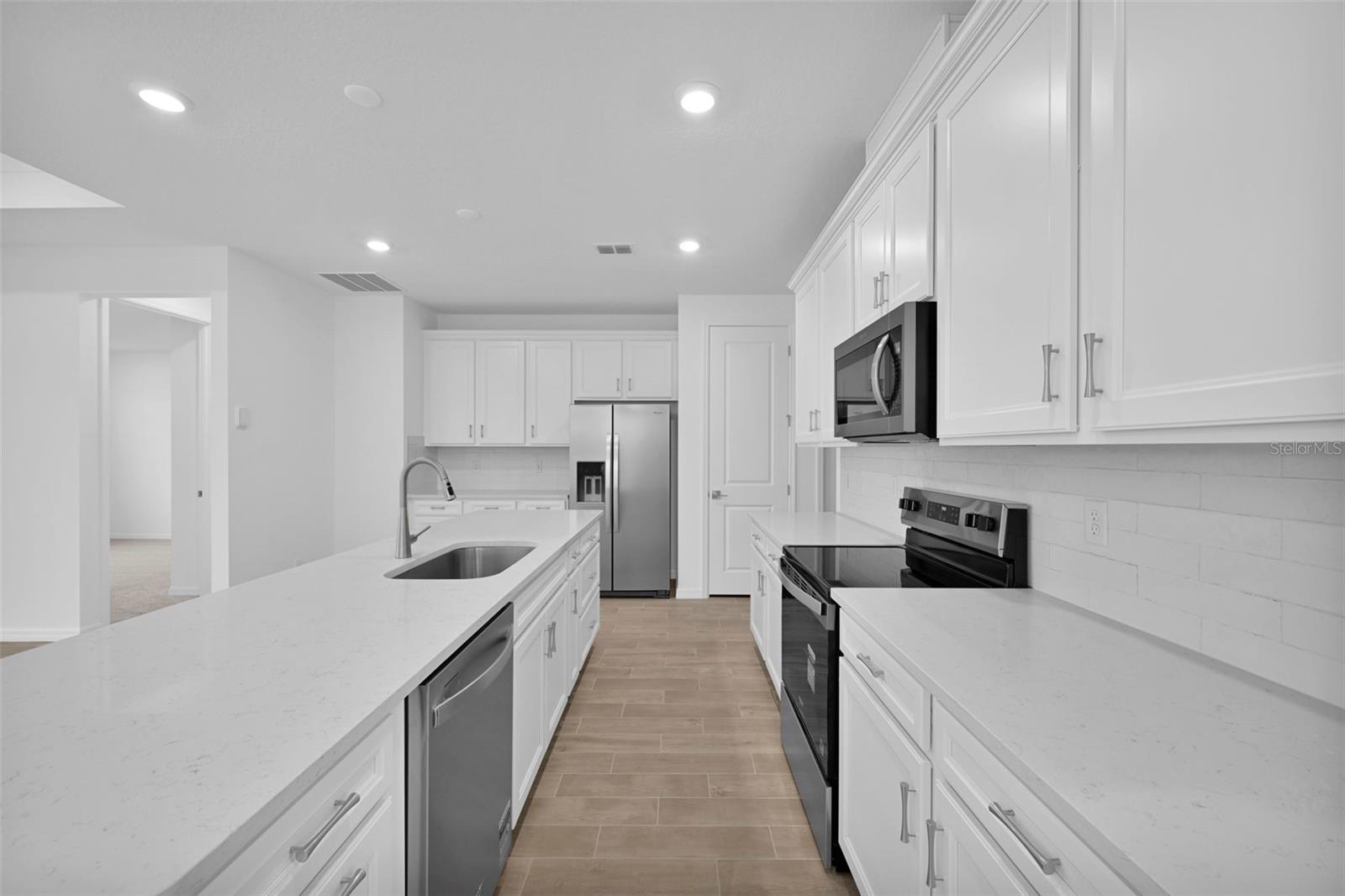 353 Fishtail Pl Property Photo 6