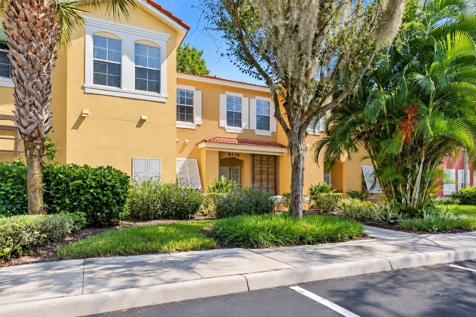 8516 CRYSTAL COVE LOOP Property Photo 1