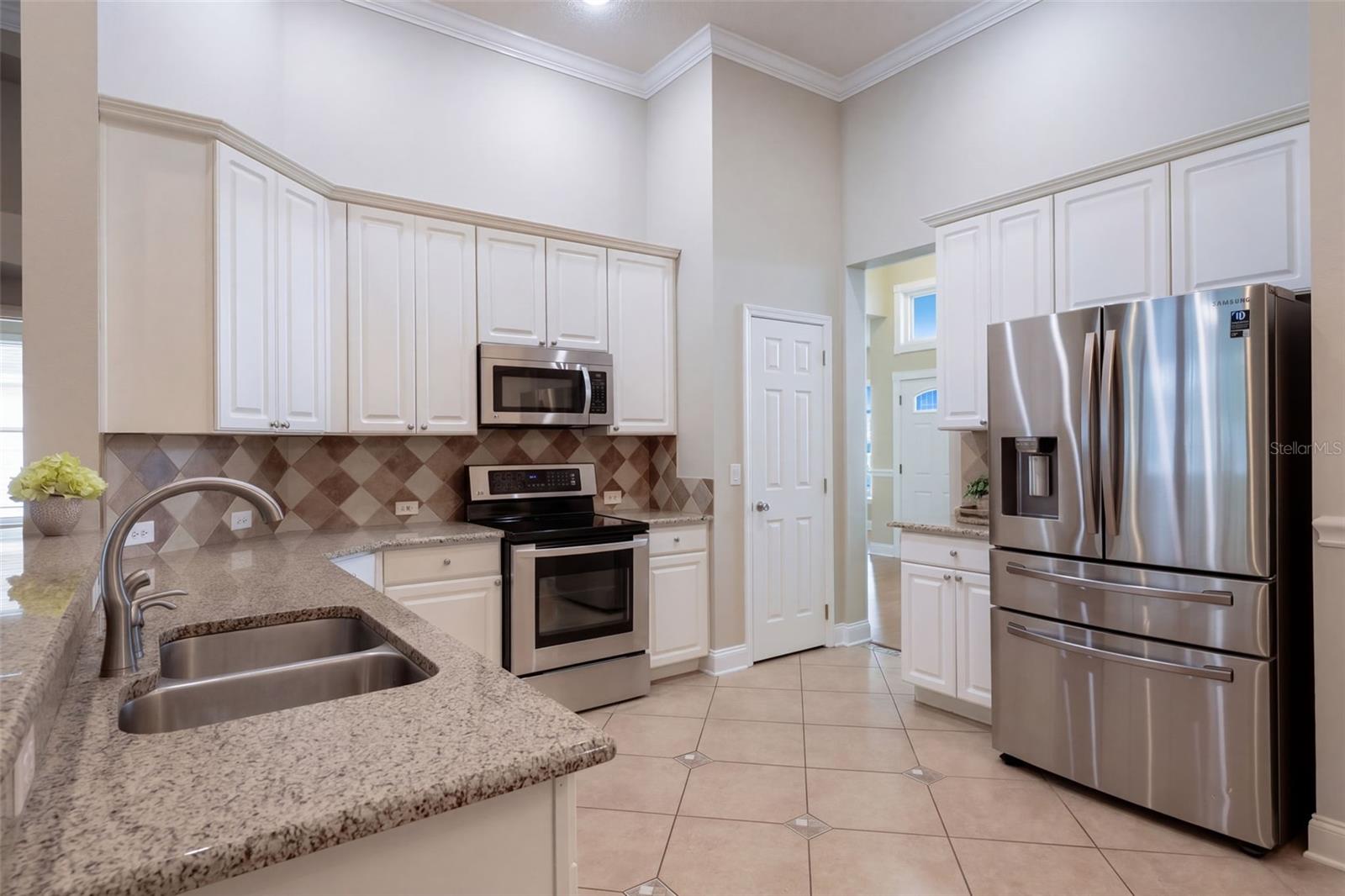 844 Golden Pond Ct Property Photo 7