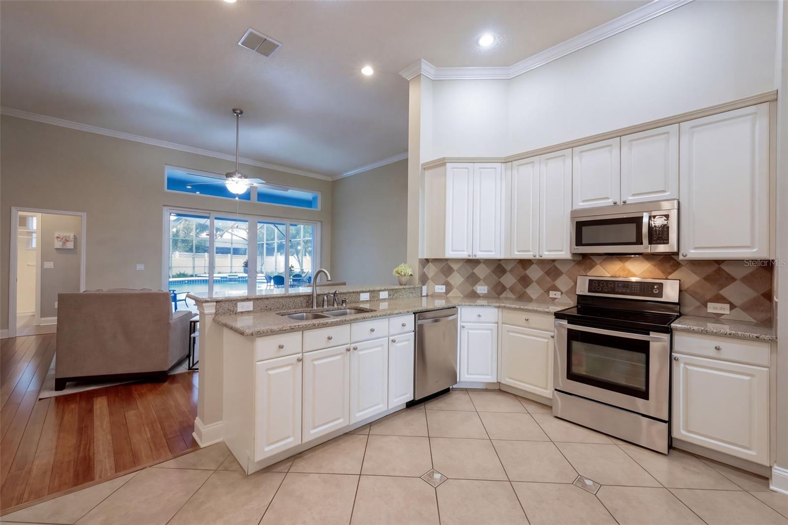844 Golden Pond Ct Property Photo 8
