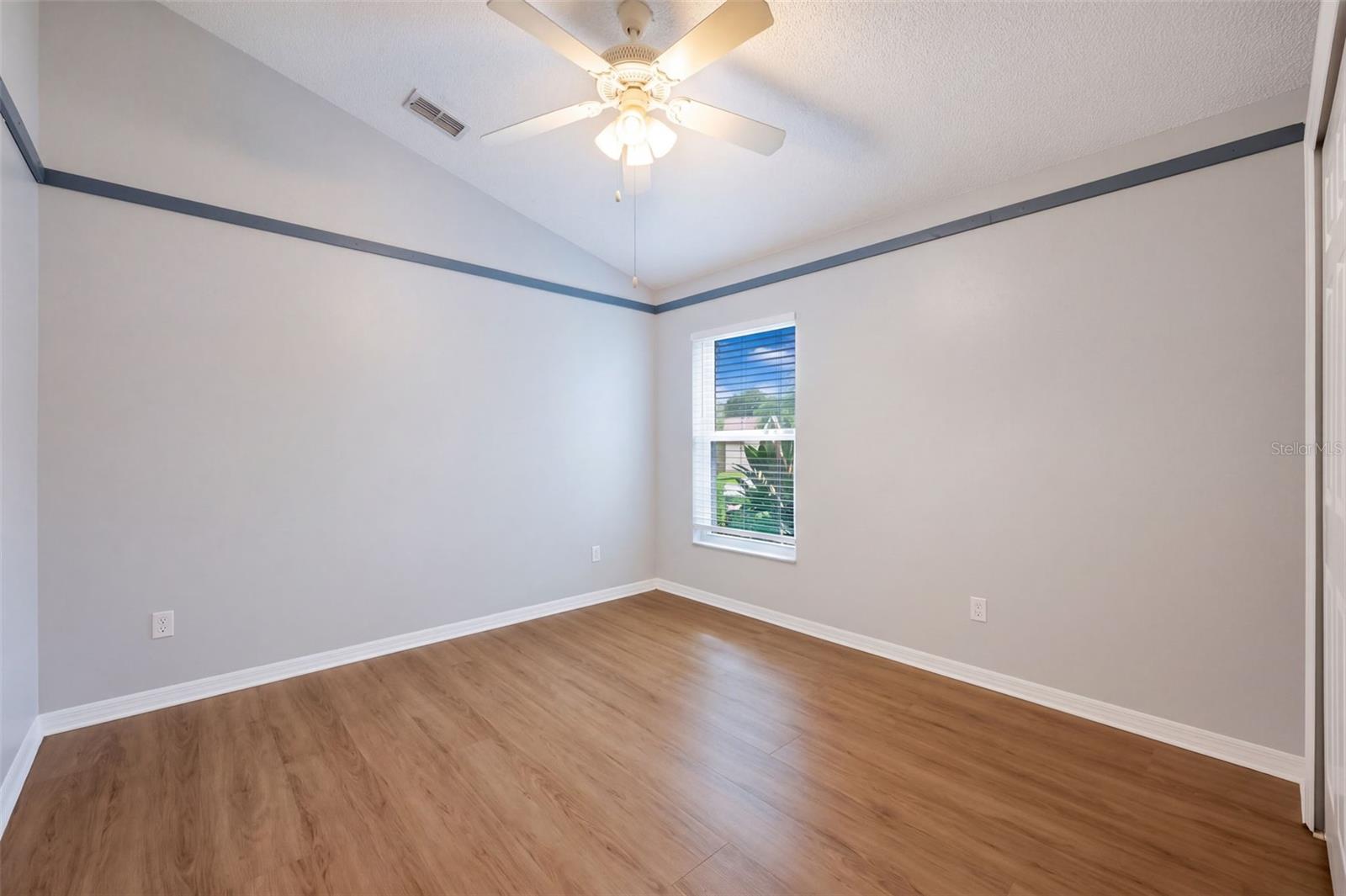 844 Golden Pond Ct Property Photo 20
