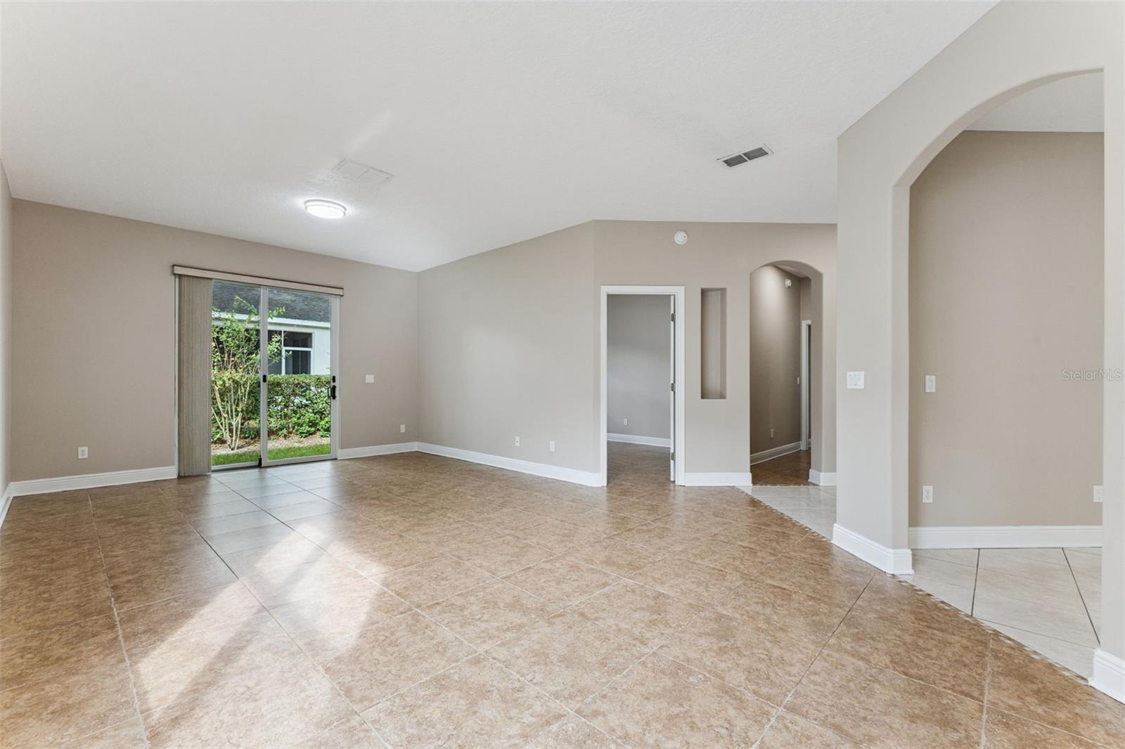 4242 Newland St Property Photo 4