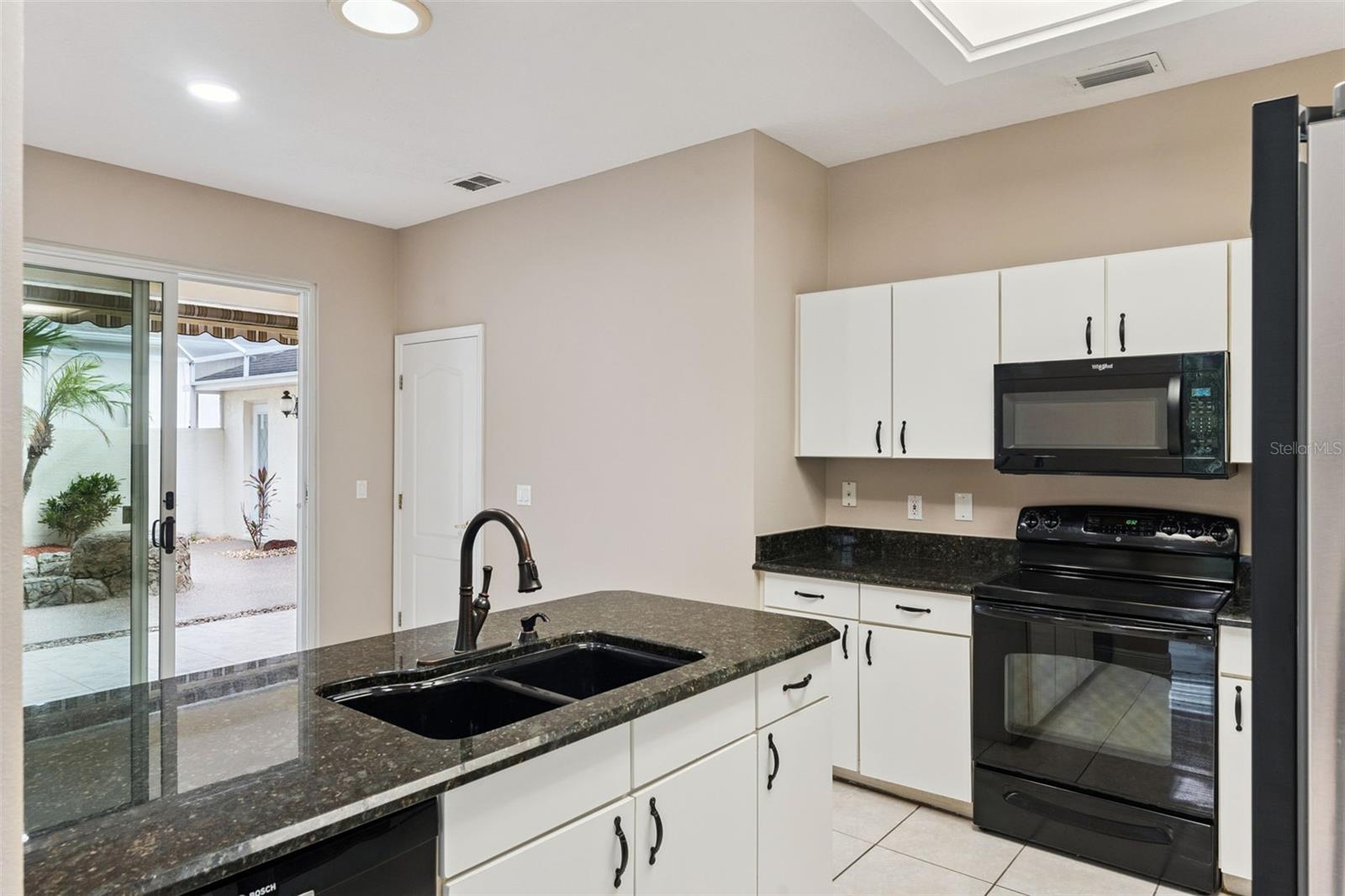 4242 Newland St Property Photo 10