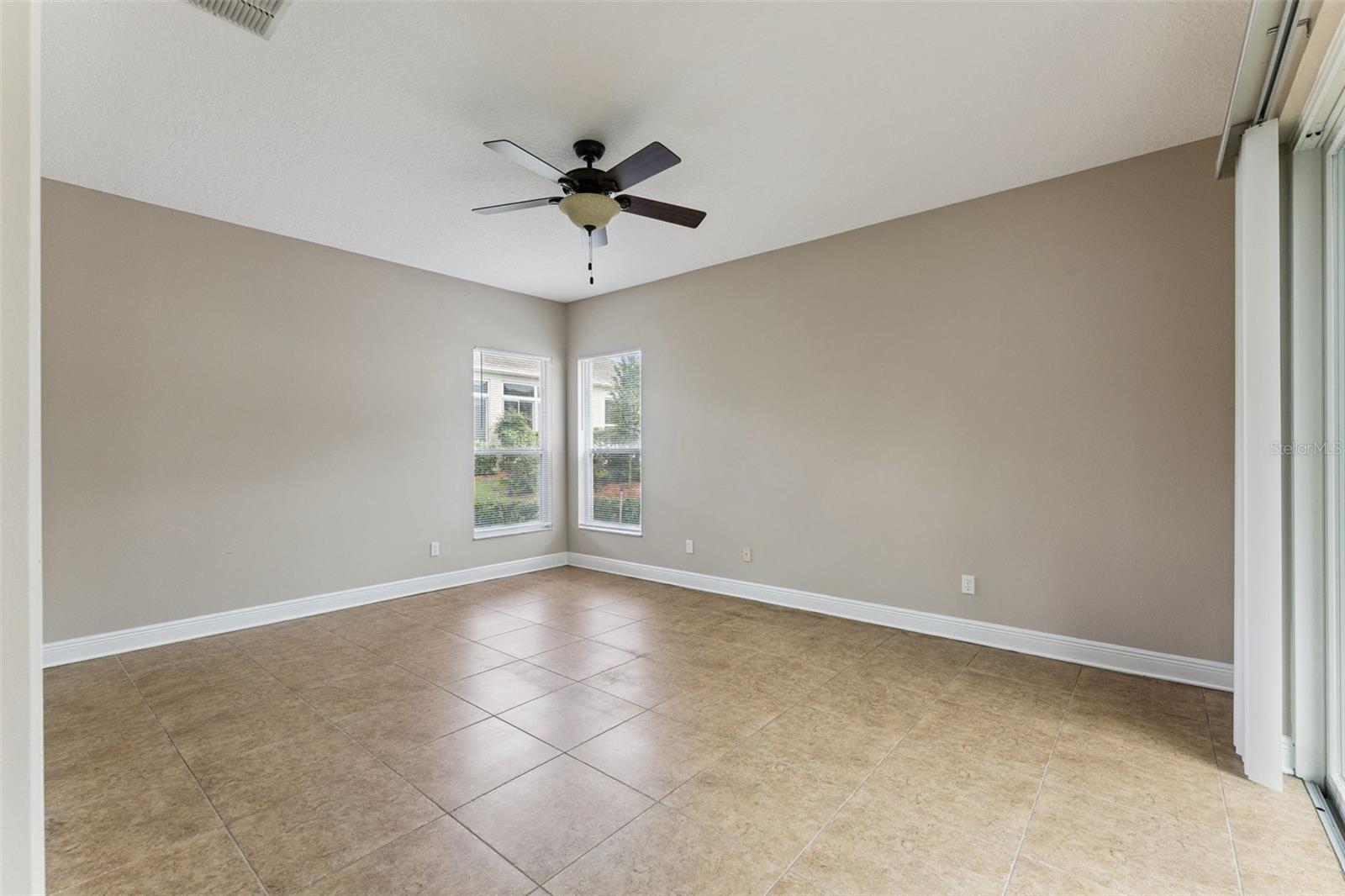 4242 Newland St Property Photo 14