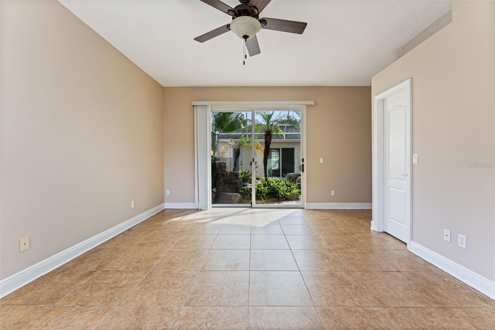 4242 Newland St Property Photo 16