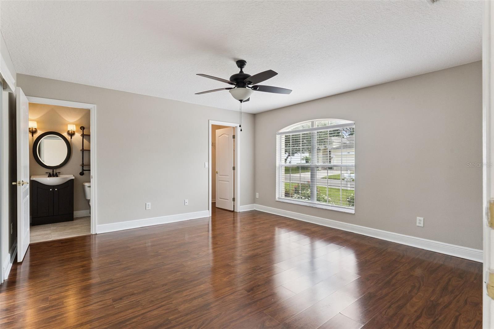 4242 Newland St Property Photo 20