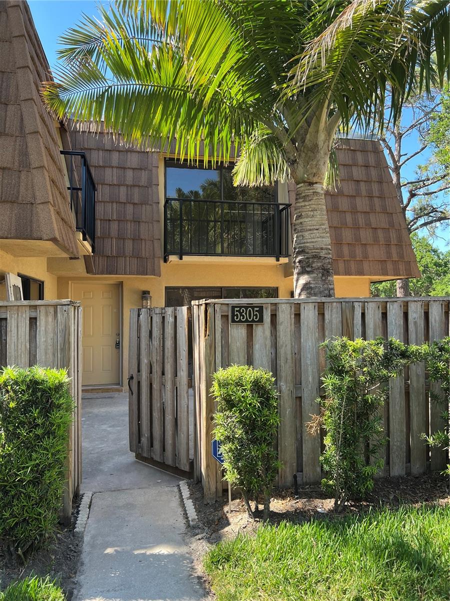 5305 BAMBOO CT #515 Property Photo 1