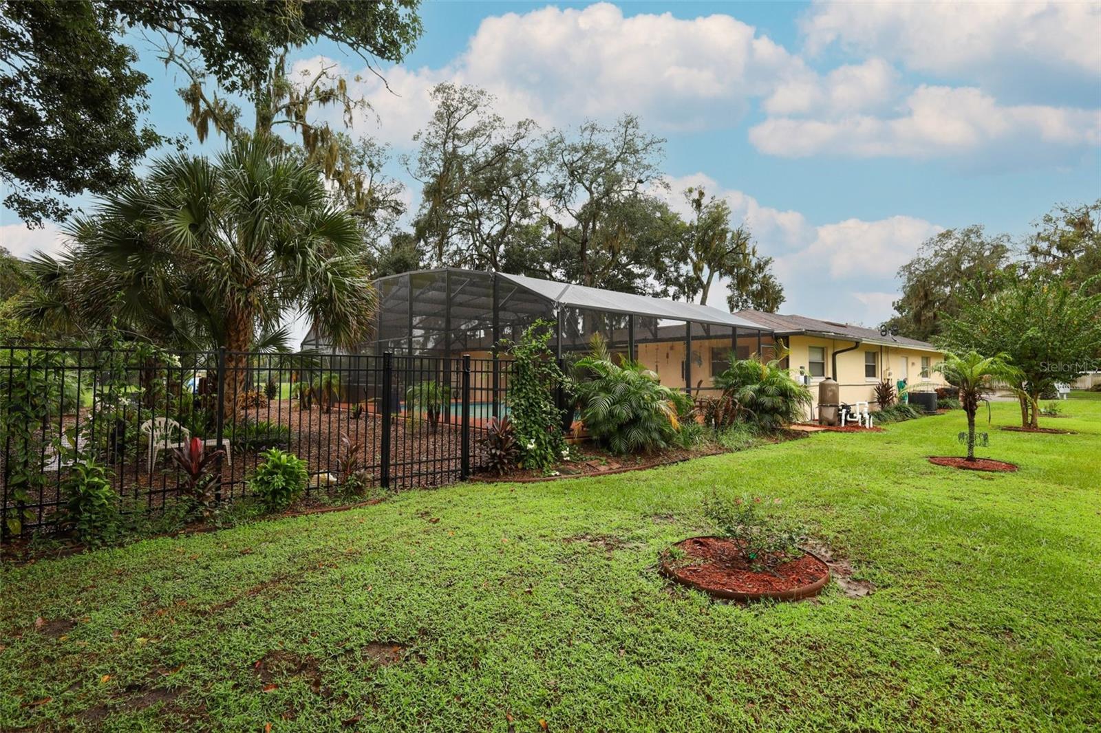 106 Poplar Pl Property Photo 44