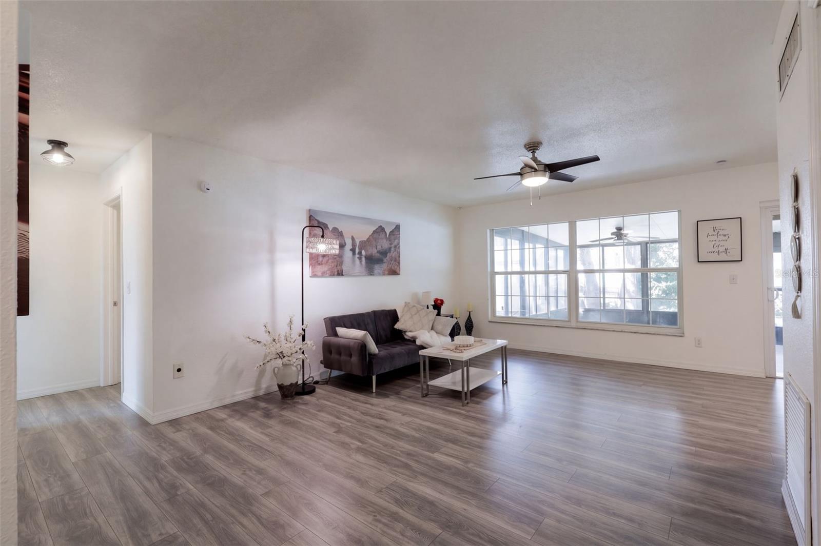 8205 Esperanza St Property Photo 14