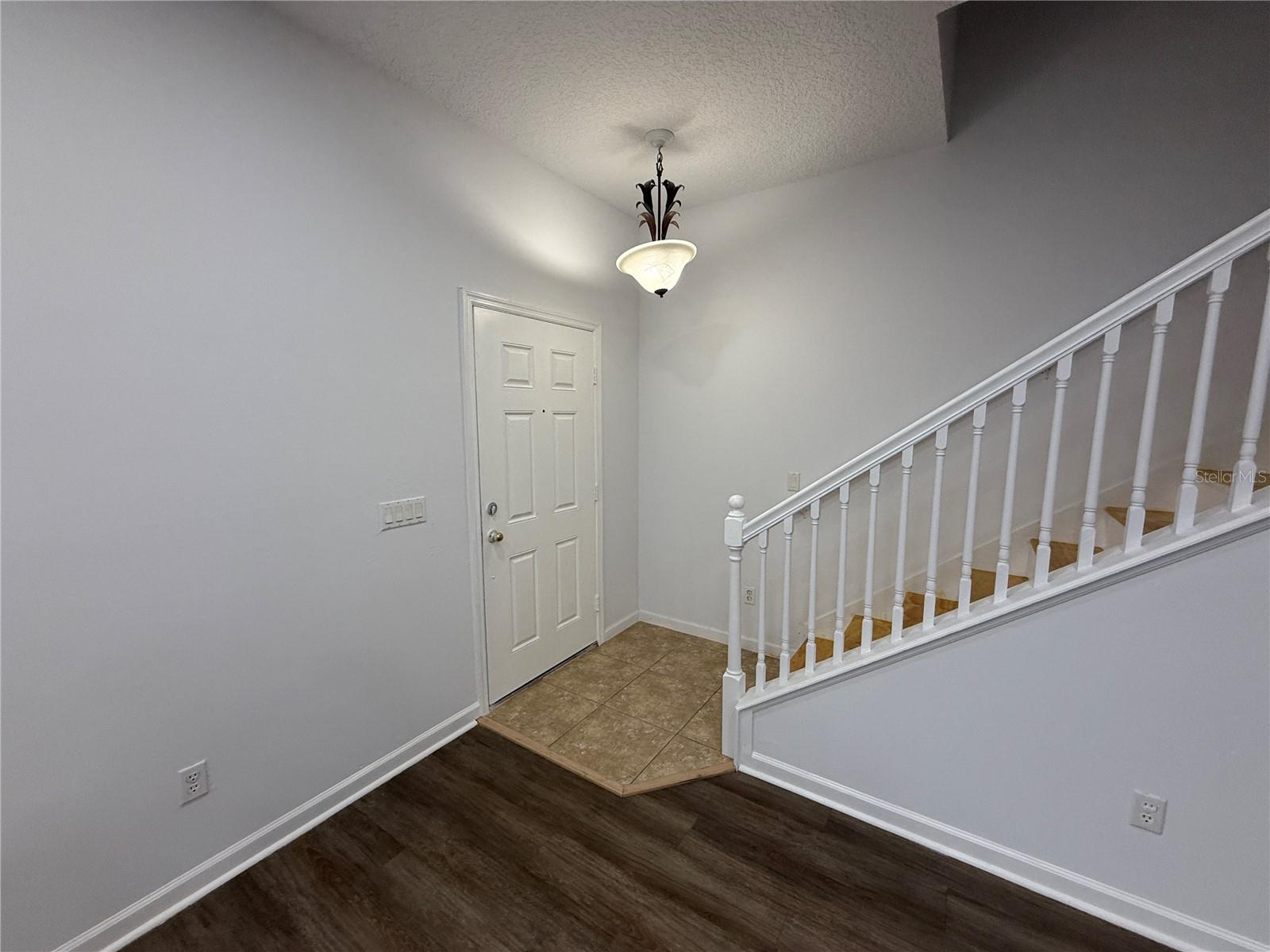 16711 Cedar Crest Dr Property Photo 2