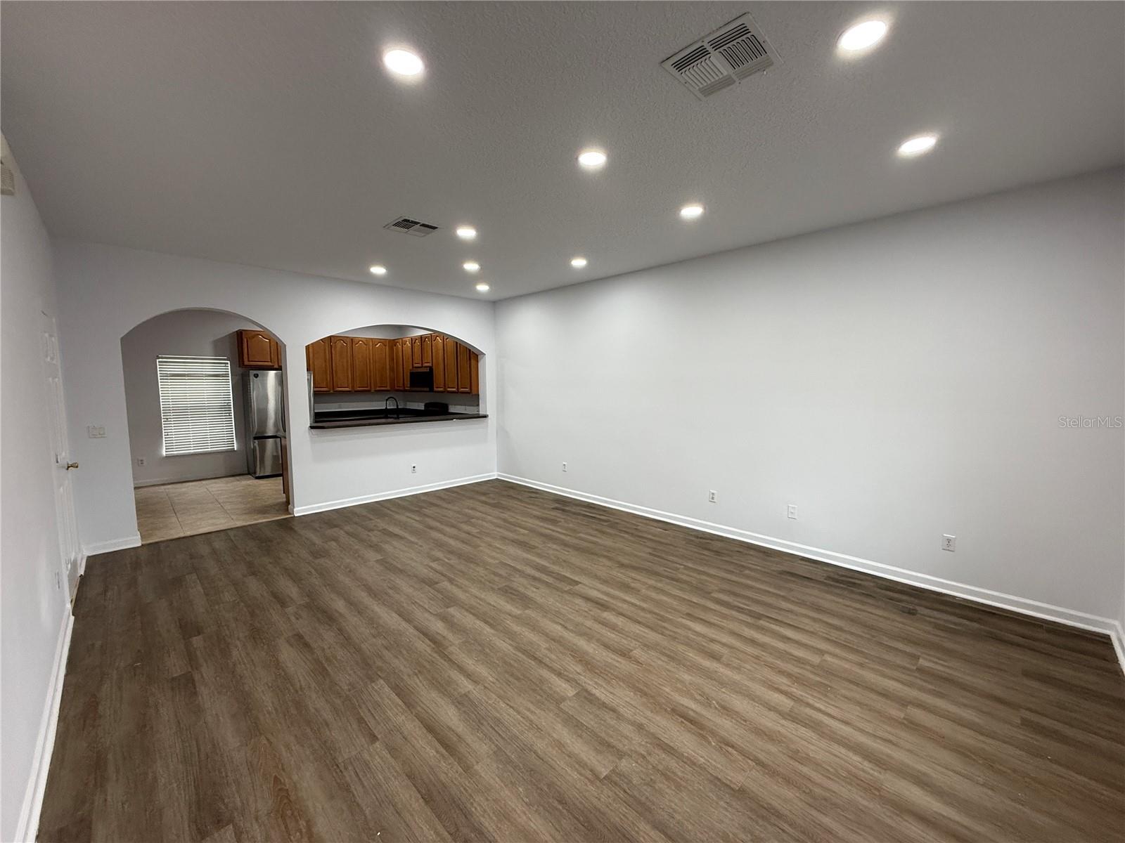 16711 Cedar Crest Dr Property Photo 3