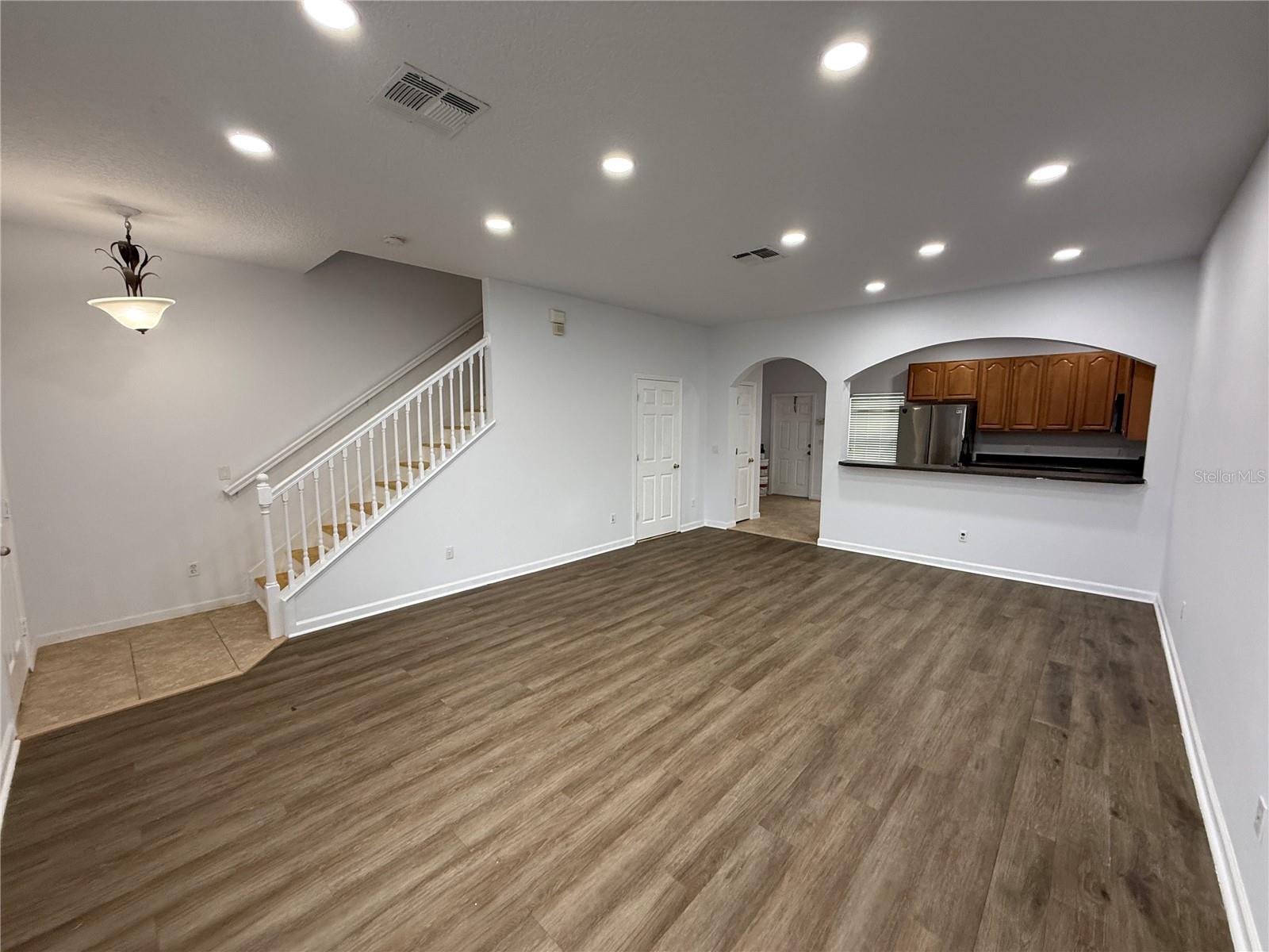 16711 Cedar Crest Dr Property Photo 4