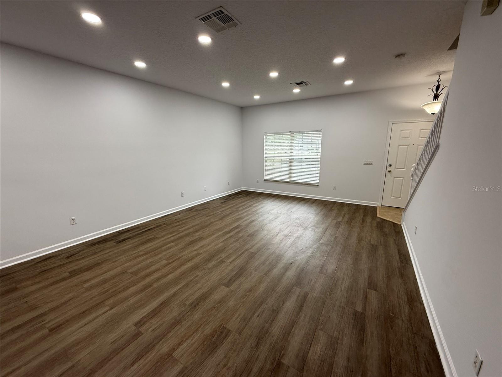 16711 Cedar Crest Dr Property Photo 6