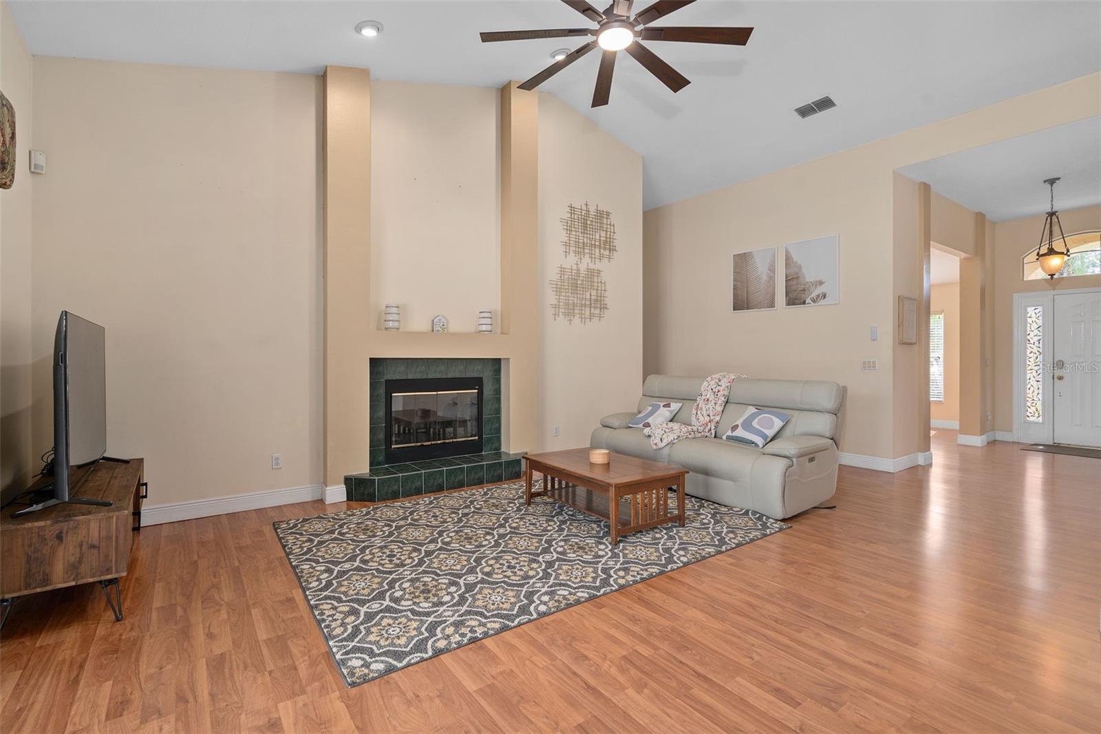 13715 Bluewater Cir Property Photo 11