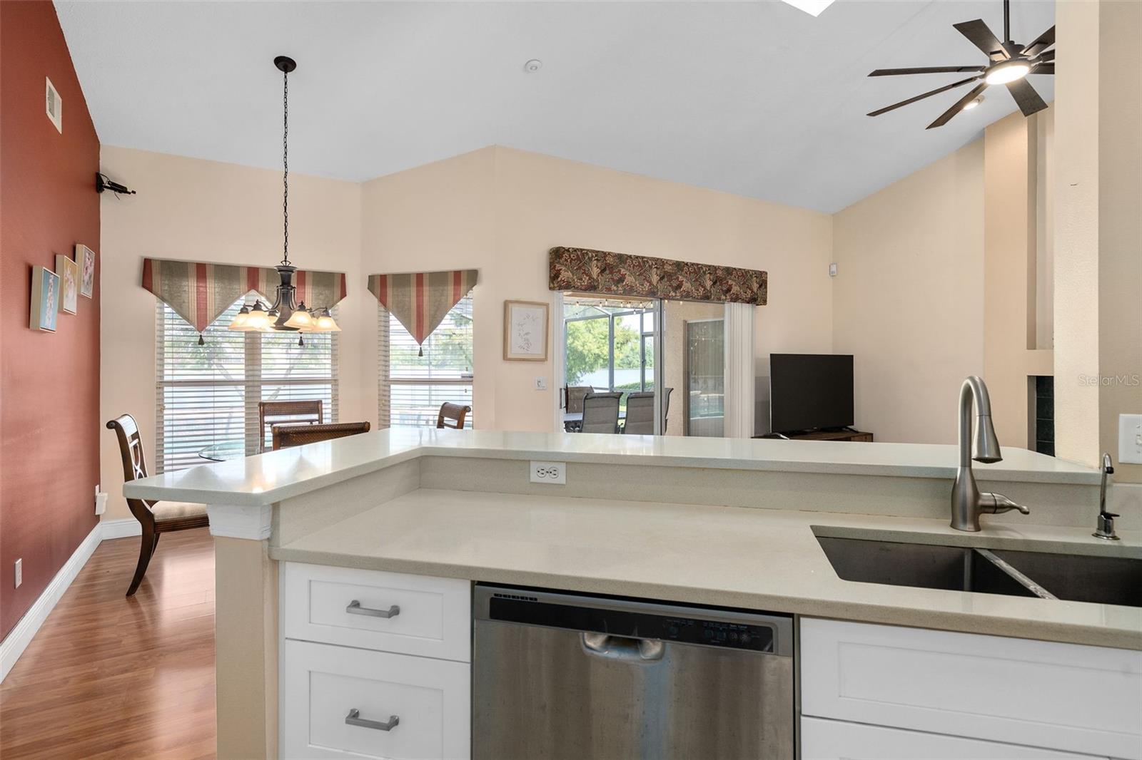 13715 Bluewater Cir Property Photo 17