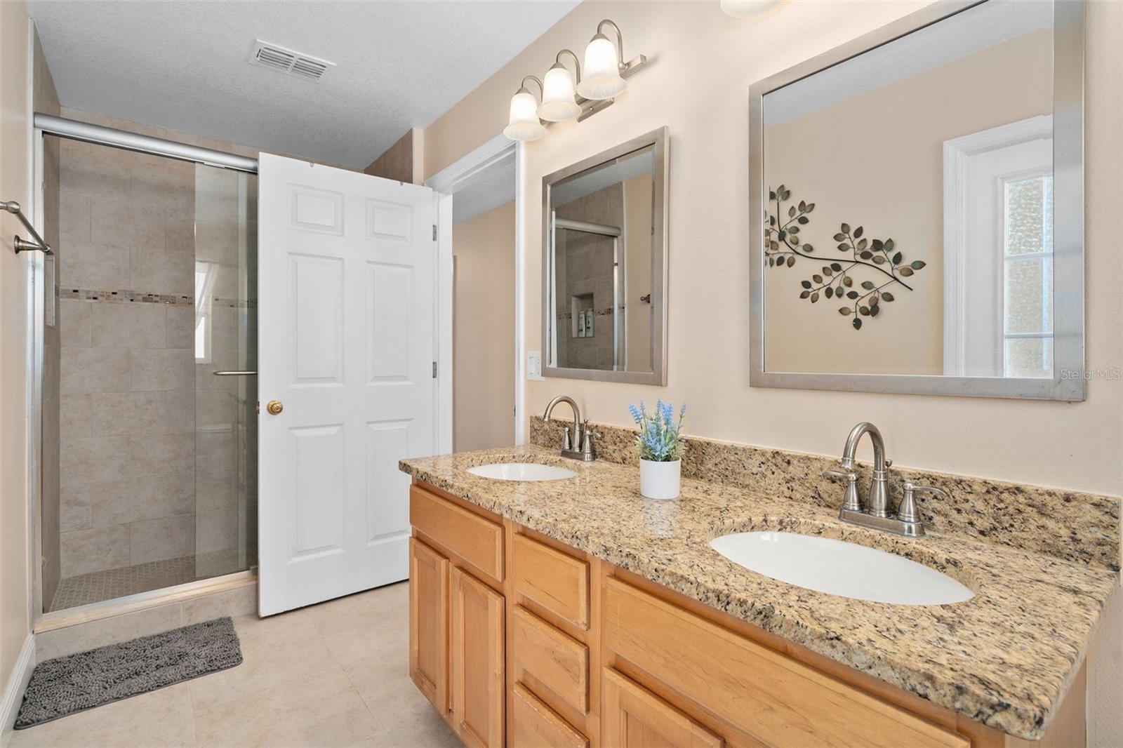 13715 Bluewater Cir Property Photo 28