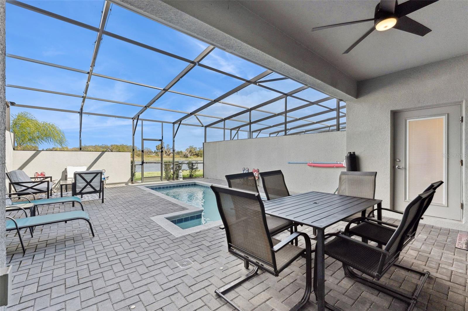 7163 Oakmoss Loop Property Photo 32