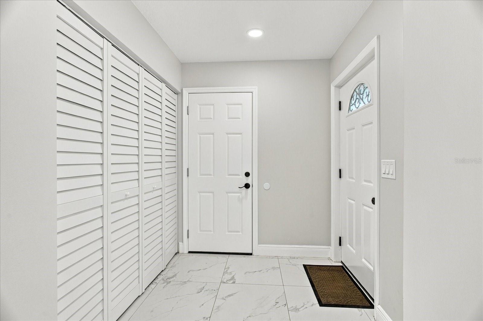 568 Tulane Dr Property Photo 3