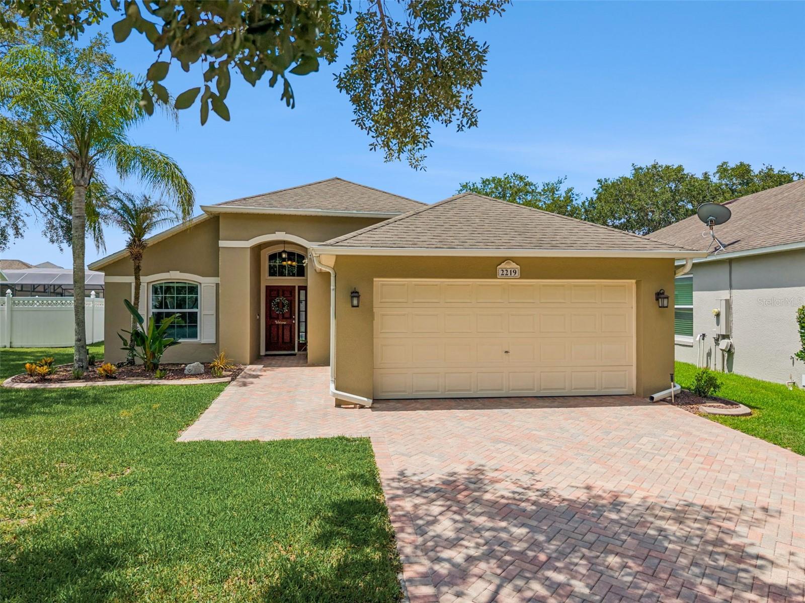 2219 HILLSHIRE DR Property Photo 1