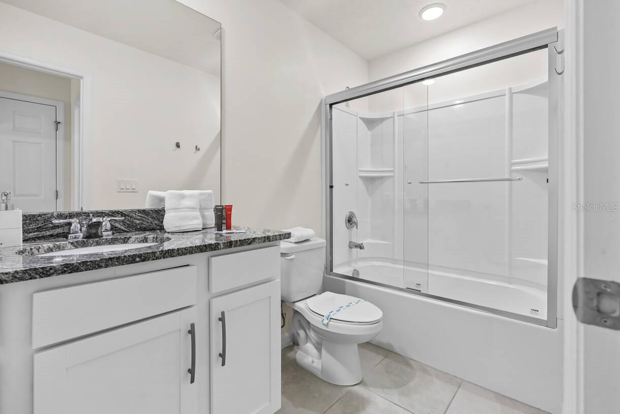 8923 Coconut Breeze Dr Property Photo 24