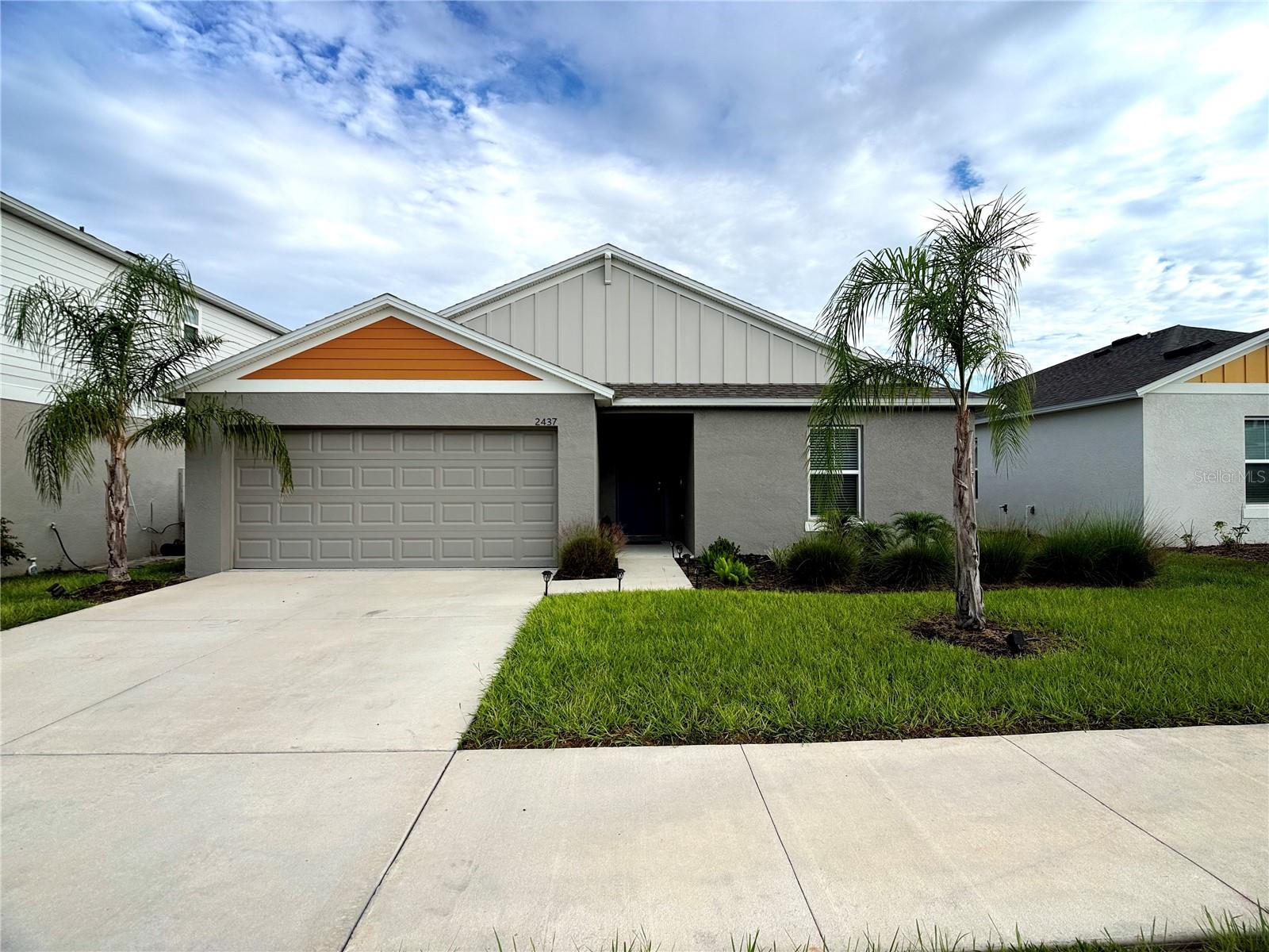 2437 OAKWOOD LN Property Photo 1